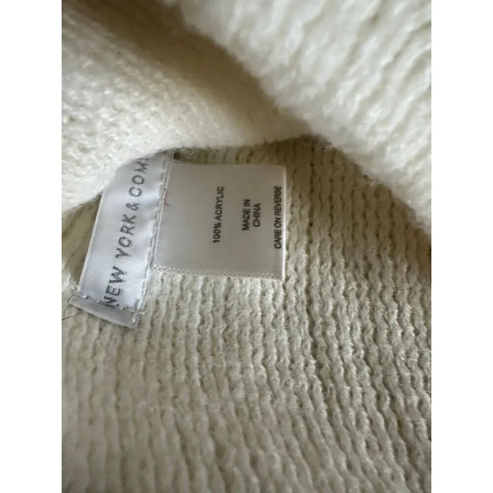 New York & Company White Beanie